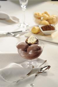 COCOA PROFITEROLES